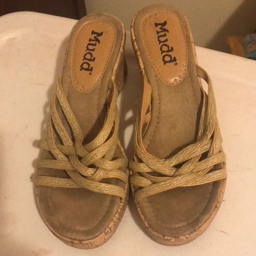 Shoes - Picture 2 of 7